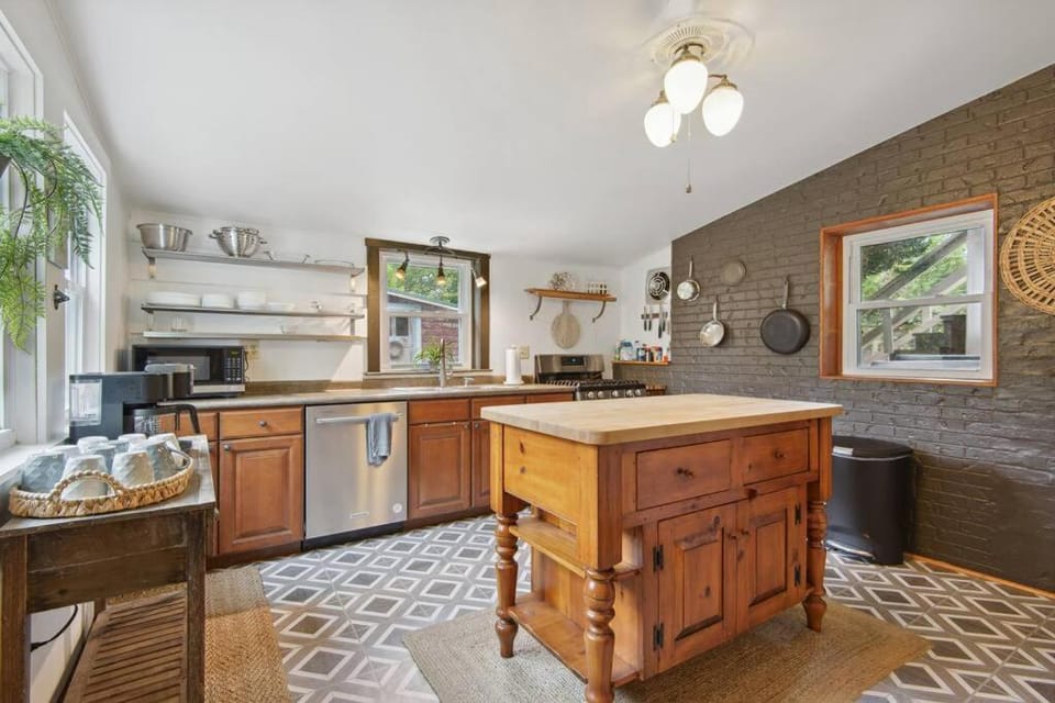 Kitchen or kitchenette, dishwasher, minibar, pet friendly, stove