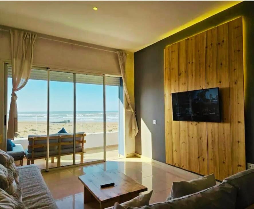 Sidi Rahal Blue View, Beachfront wide seaview with pool Apartment in Casablanca-Settat