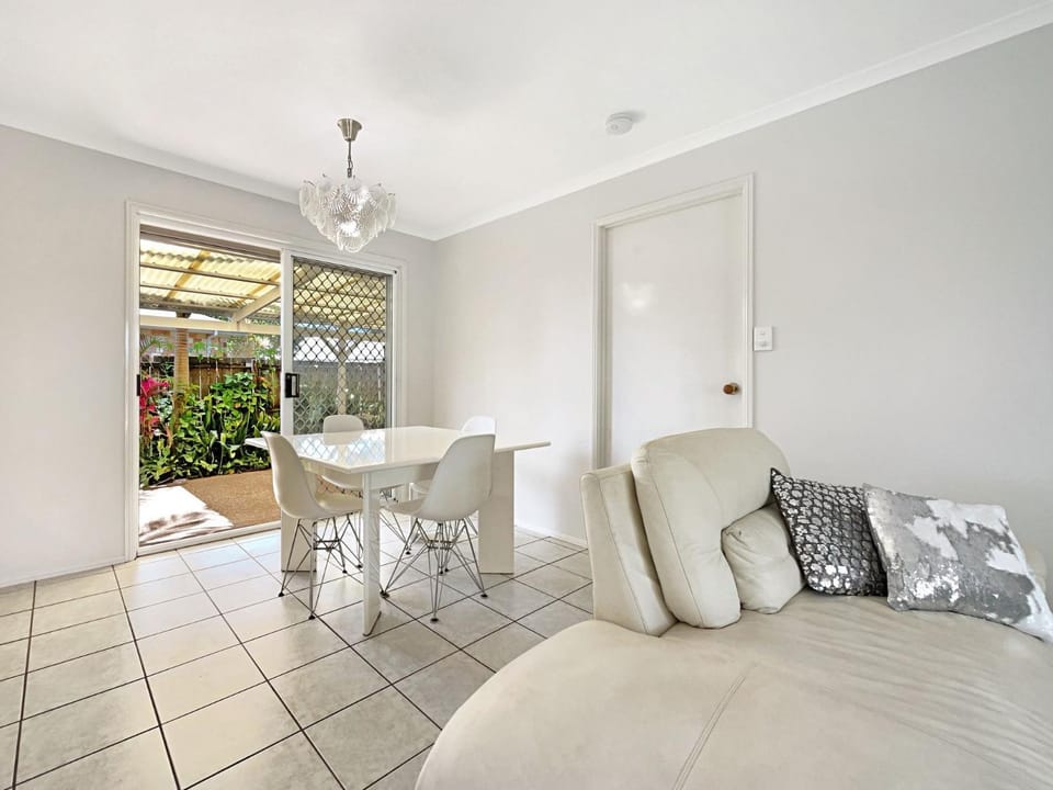 Unit 1 18 Lorraine Avenue Apartment in Marcoola