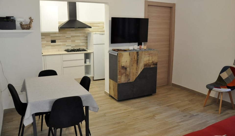 Communal lounge/ TV room, Living room, Communal kitchen, air conditioner