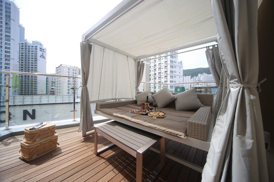 Patio, Day, View (from property/room), Balcony/Terrace, Seating area