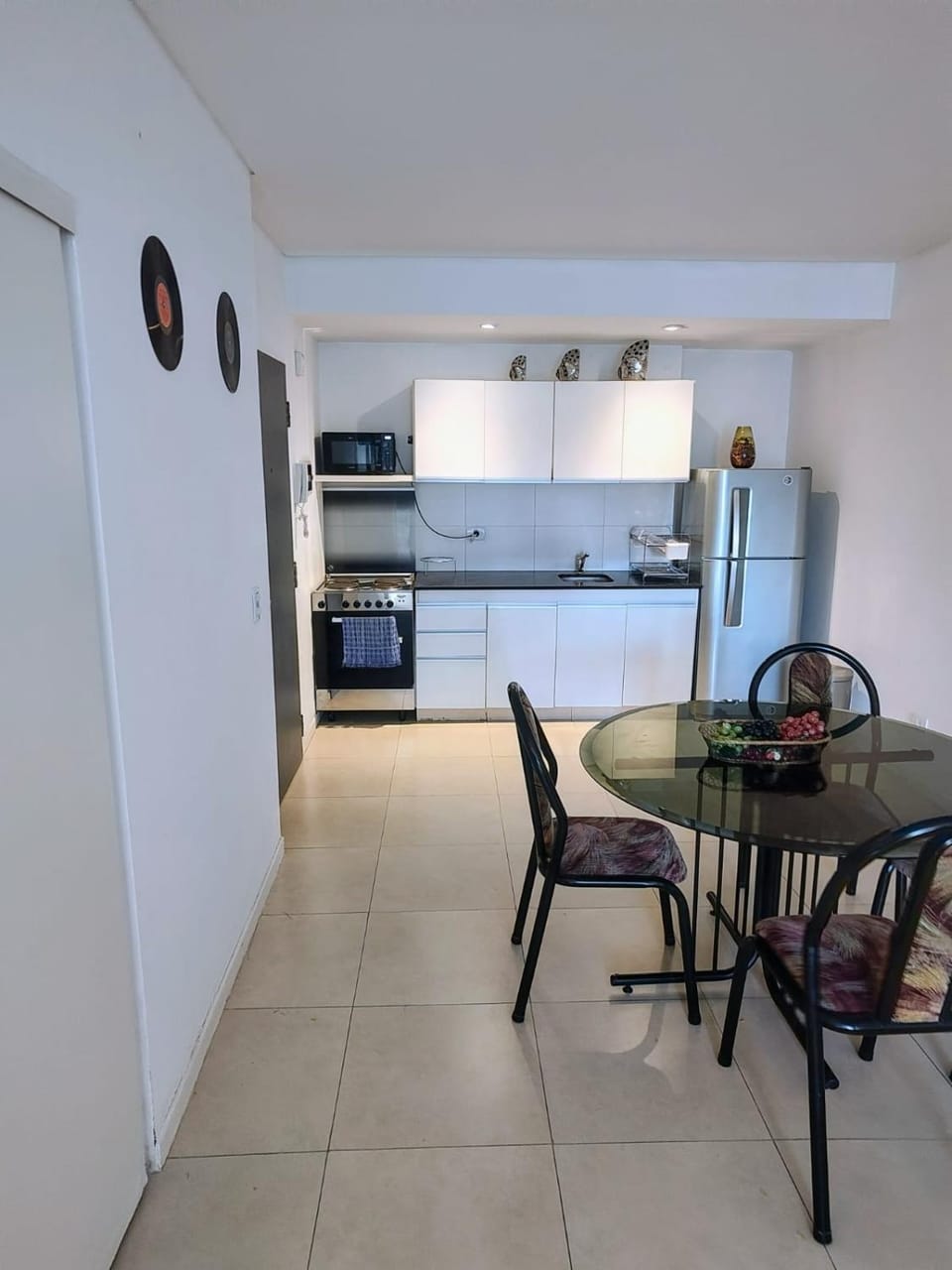 Kitchen or kitchenette, Dining area, oven
