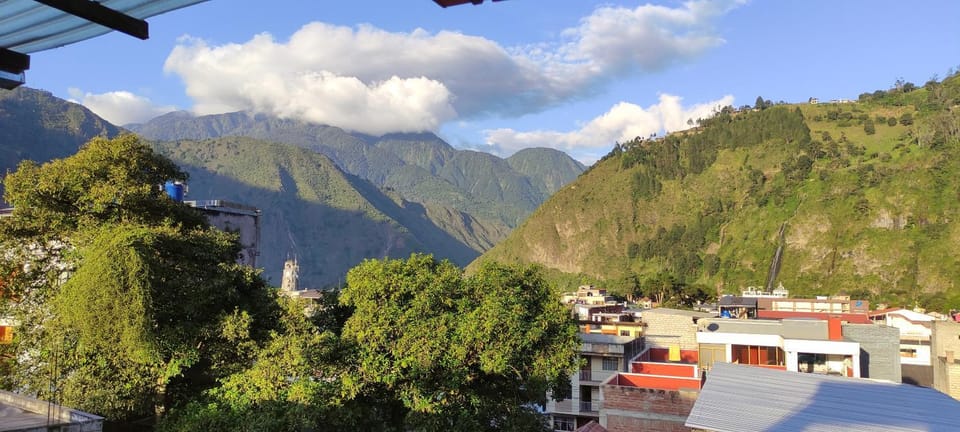 Day, Neighbourhood, Natural landscape, Mountain view