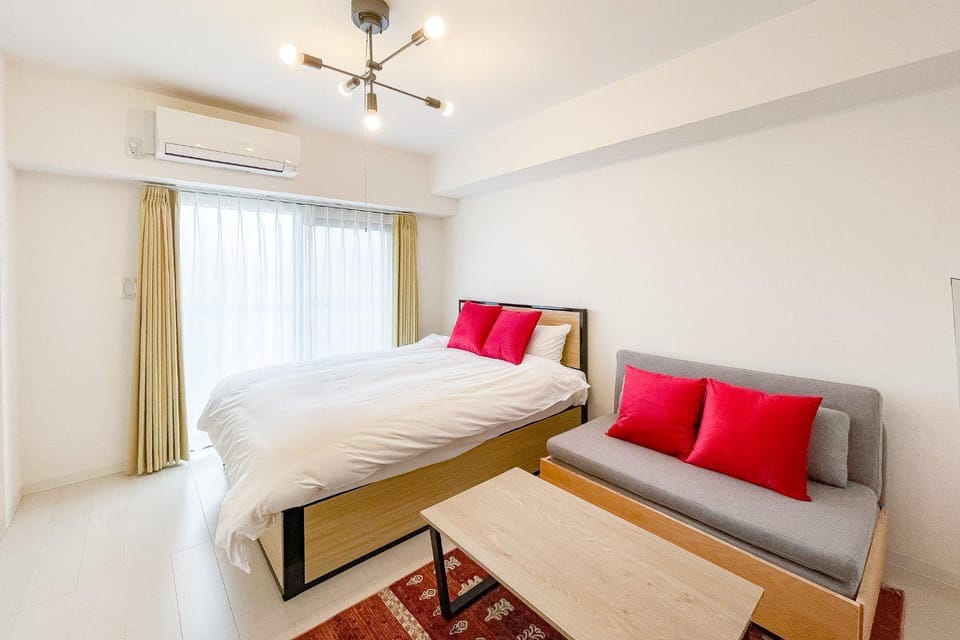Bed, Photo of the whole room, Seating area, Bedroom, air conditioner