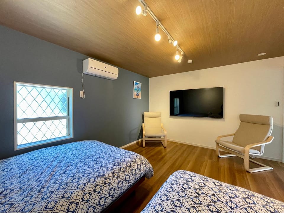 Bed, TV and multimedia, Photo of the whole room, Bedroom, air conditioner