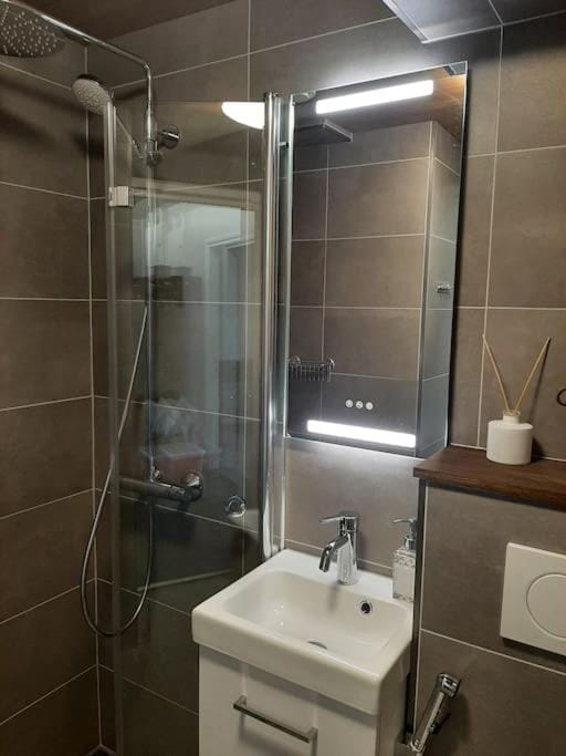 Shower, Bathroom