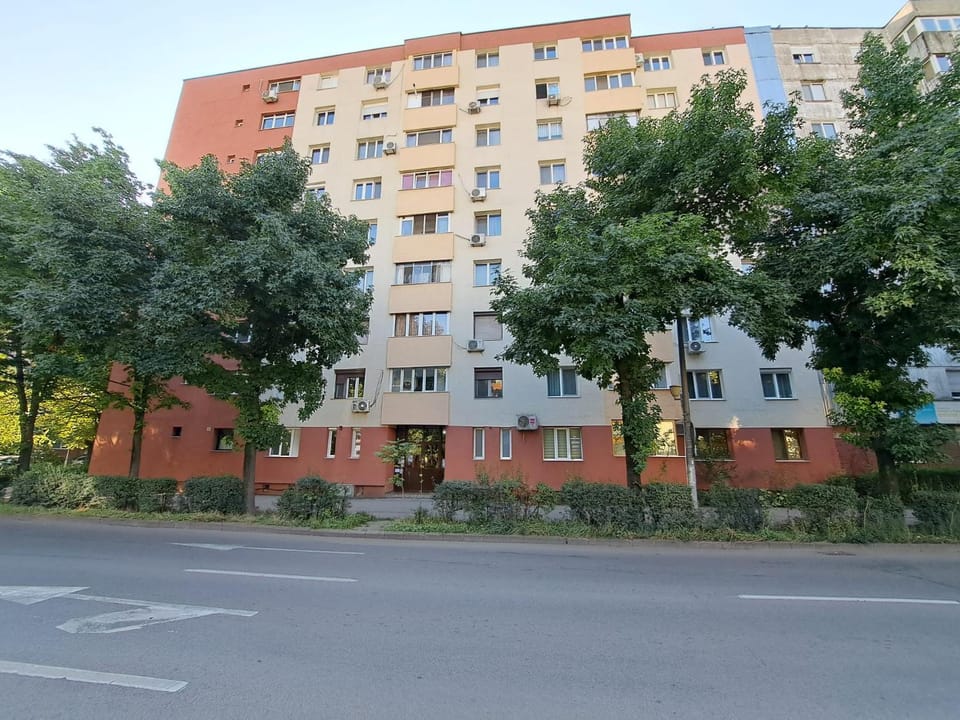 Property building, Street view