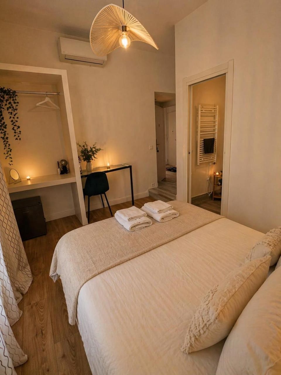 Bed, Bedroom