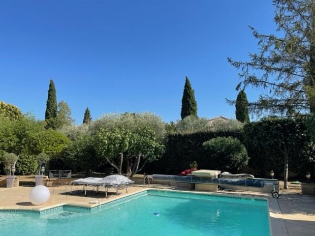 appartement avec piscine Apartment in Provence-Alpes-Côte d'Azur