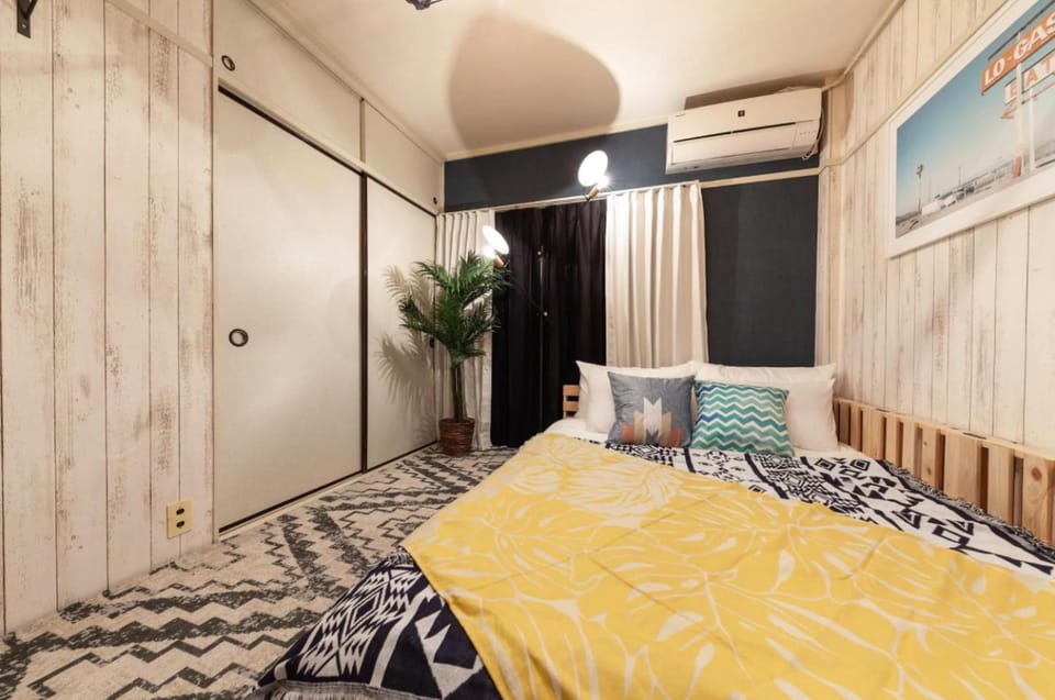 Bed, Bedroom, air conditioner