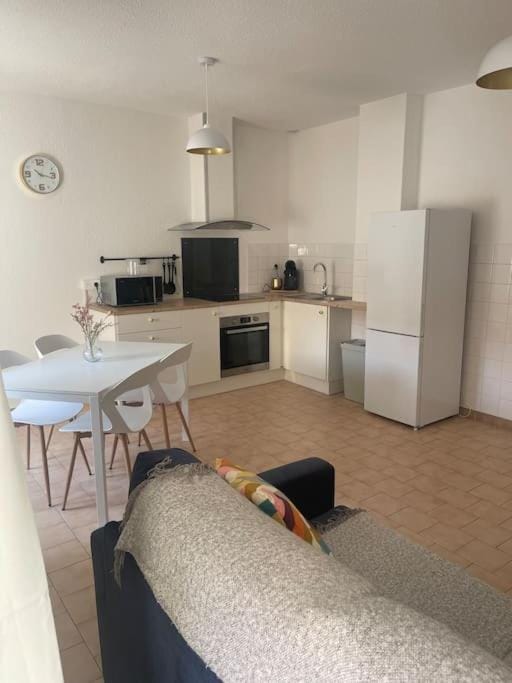 Appartement à 100 m de la gare Apartment in Provence-Alpes-Côte d'Azur