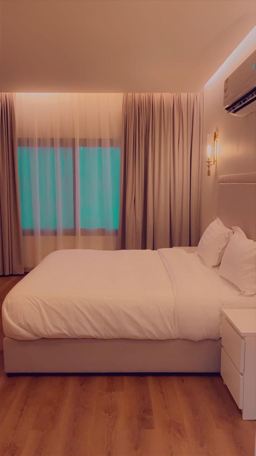 Bed, Bedroom, air conditioner