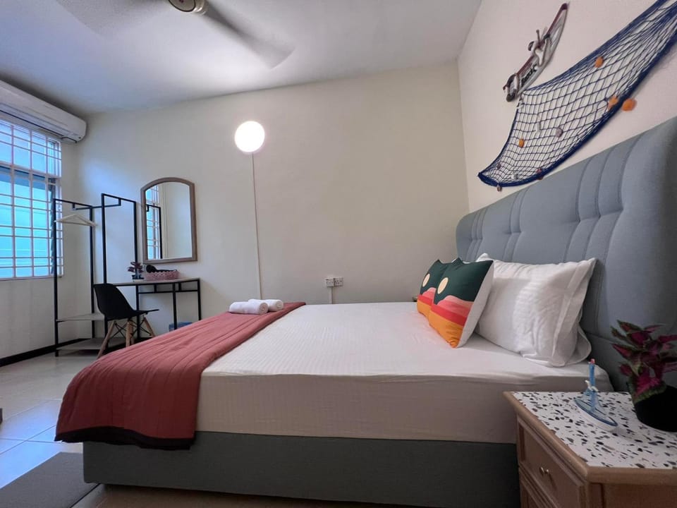 EE's Sunset House - Homestay 3 min walk to beach Apartment in Batu Ferringhi, Penang, Malaysia