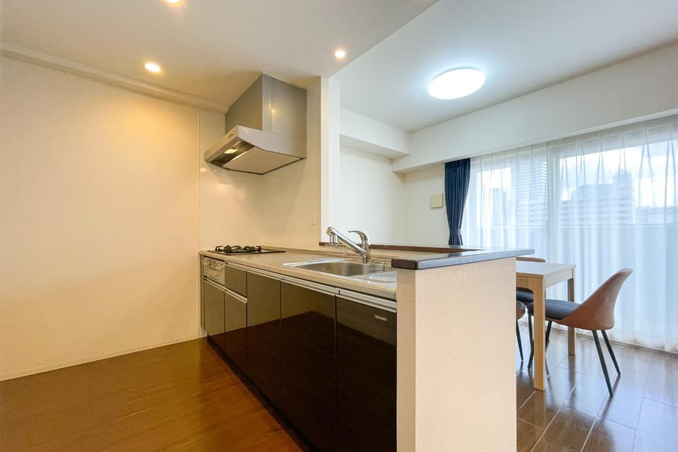 Kitchen or kitchenette, Dining area, stove