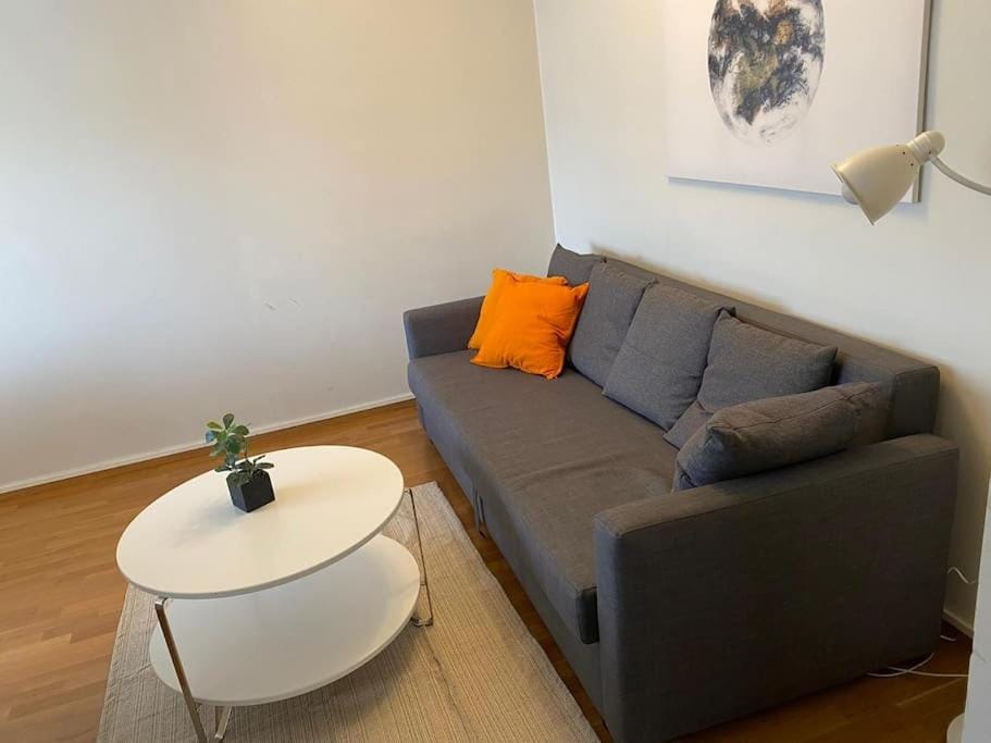 Kotimaailma - 2MH asunto lähellä malmin palveluita Apartment in Helsinki