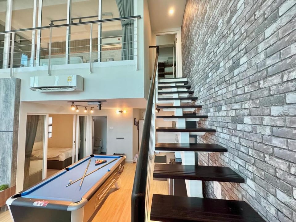 Maritime Suite #Full Seaview with sunrise #Pool Table #Water filter machine #Georgetown #6pax duplex unit #Private host Apartment in George Town