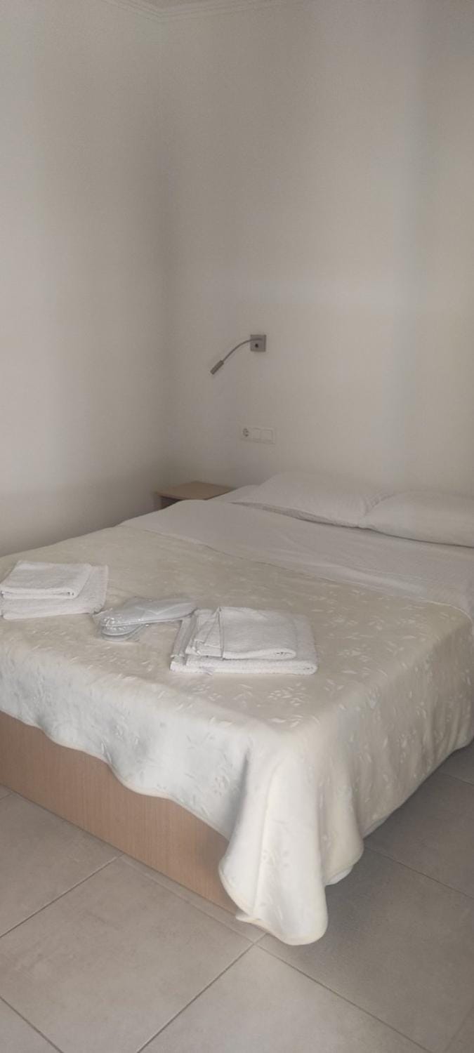 ESCAPE Capsule hotel in Nydri