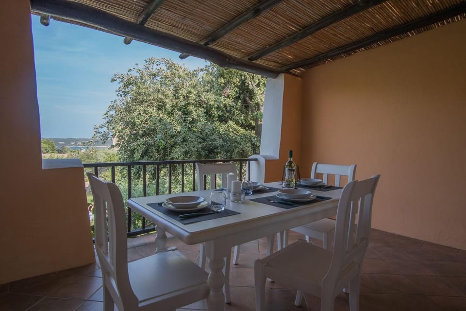 Beautiful Il Giardino degli Oleandri one bedroom Premium Apartment sleeps 4 Apartment in Sardinia