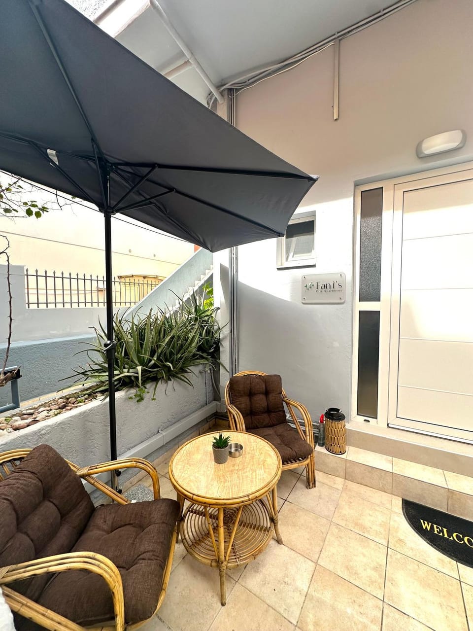 Patio, Day, View (from property/room), Balcony/Terrace, Living room, Seating area