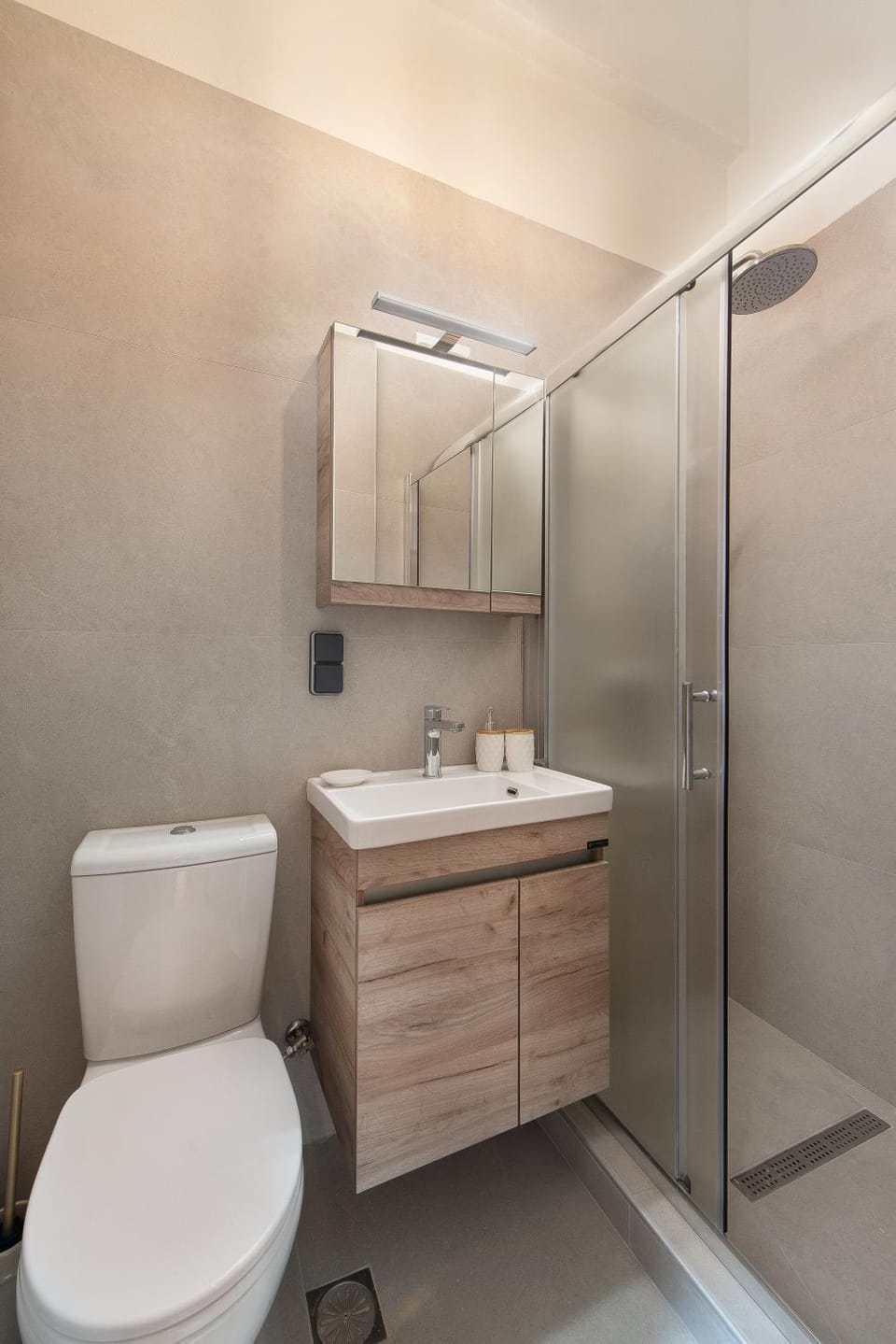 Shower, Toilet, Bathroom