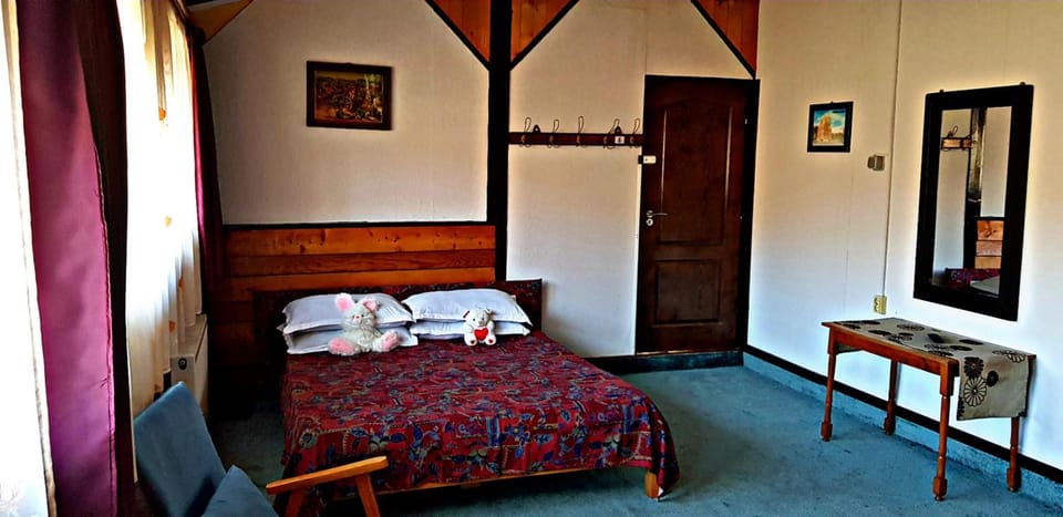 Pensiunea Micutul Vrajitor Campground/ 
RV Resort in Romania