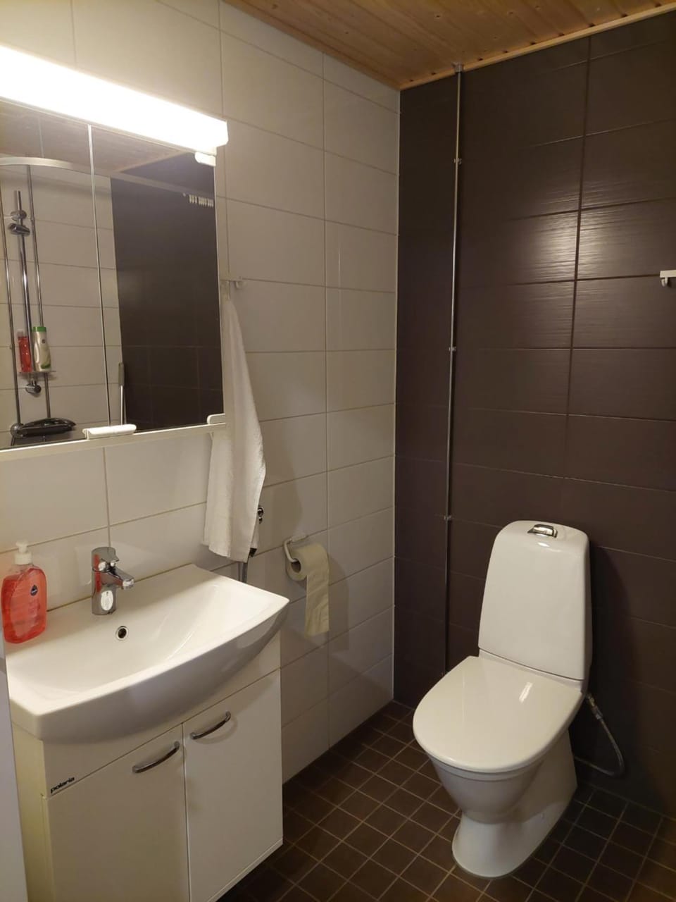 Best location studio in town right next to the train station and free parking Kotimaailma Apartments Apartment in Finland
