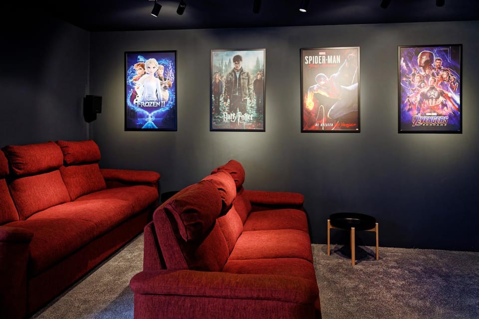 Living room, Seating area