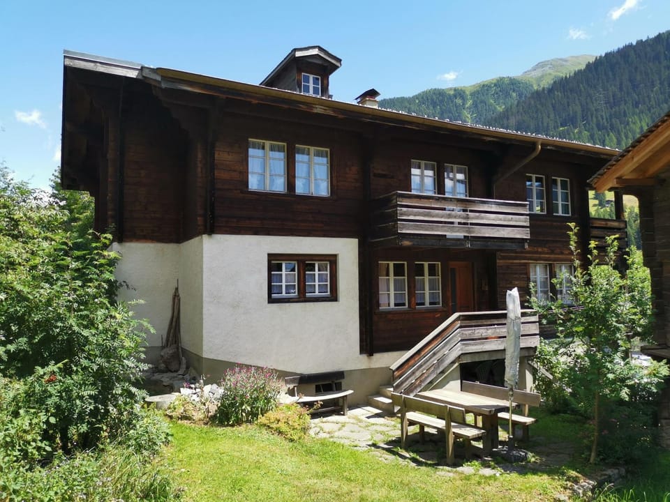 Im Mättelti House in Canton of Valais