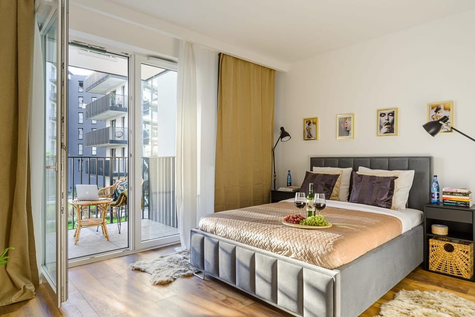 Bed, Balcony/Terrace, Bedroom