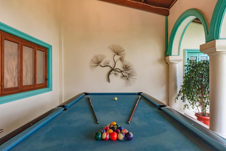 Billiard, Game Room