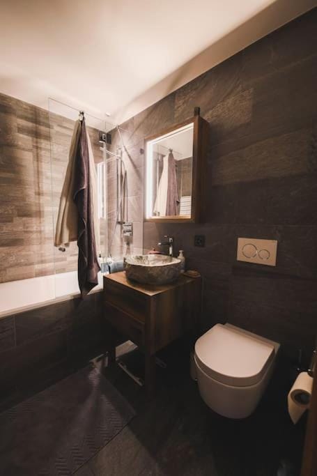 Cosy, stylish new flat with spa and gym & shuttle to ski lifts Apartment in Canton of Grisons