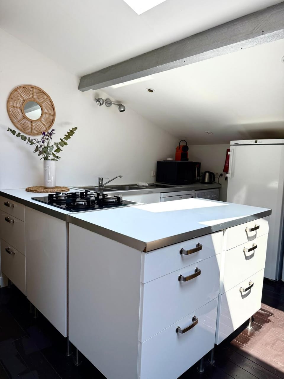 Kitchen or kitchenette, stove