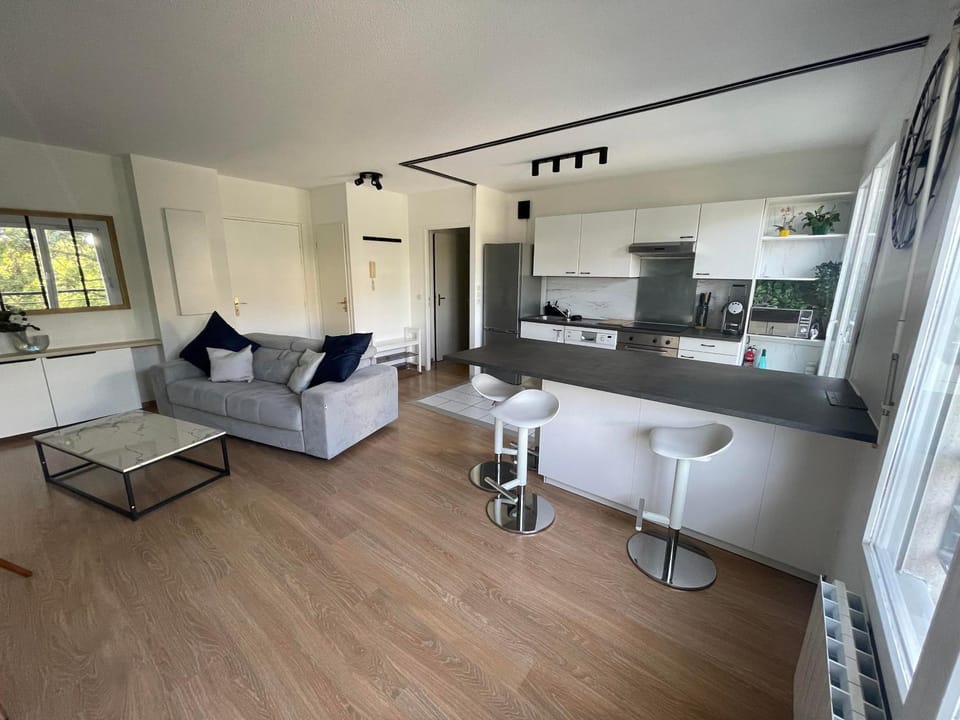 Communal lounge/ TV room, Living room, Seating area