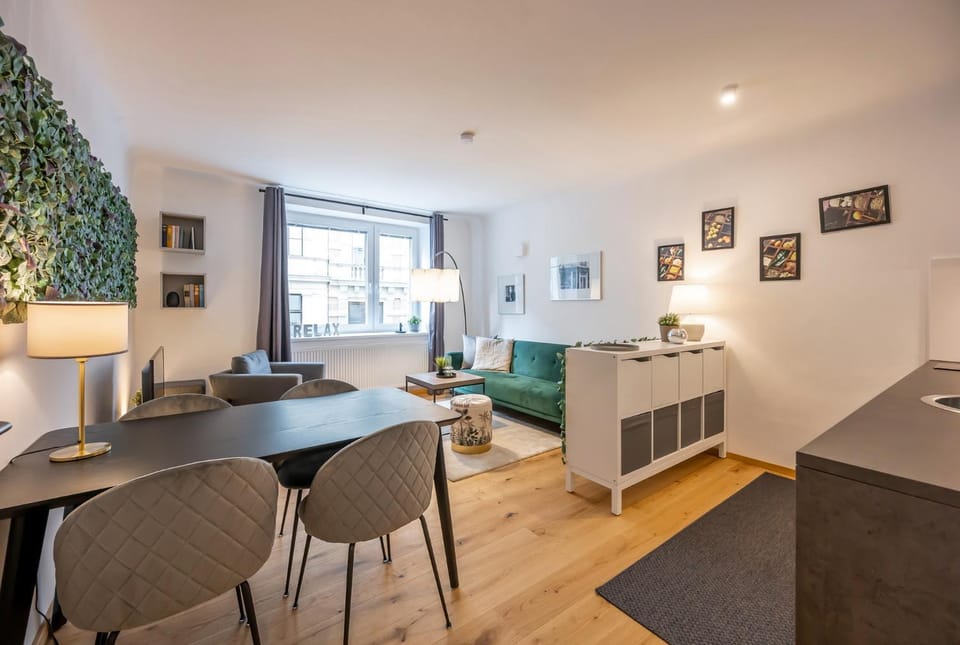 Living room, Seating area, Dining area