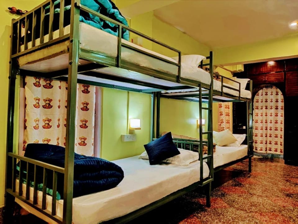 Bedroom, bunk bed