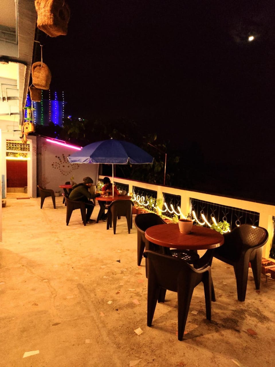Night, Seating area, Dining area