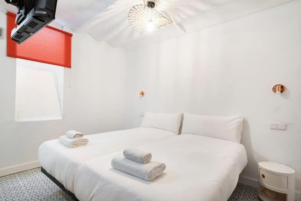 Nice flat in Lavapiés at street level S23A Apartment in Centro