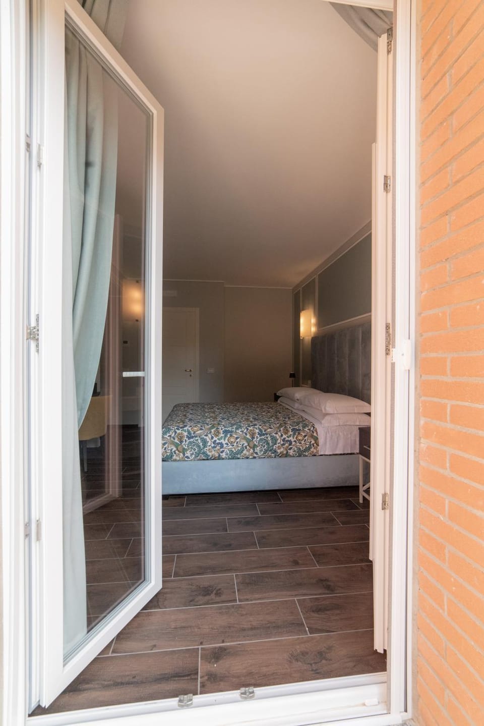 Bed, Balcony/Terrace, Photo of the whole room, Bedroom