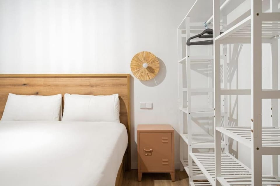 Nice flat in Lavapiés at street level S23B Apartment in Centro