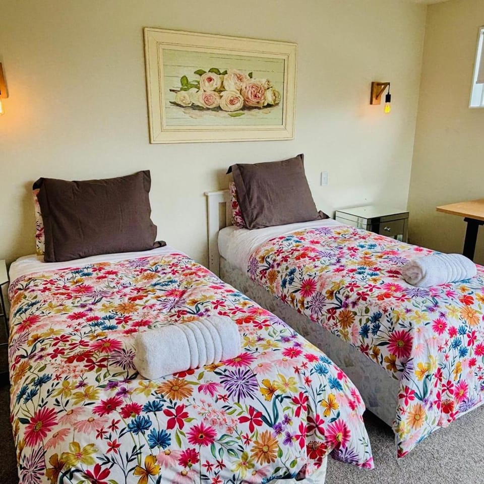 Private room in a lovely house Bed and Breakfast in Auckland