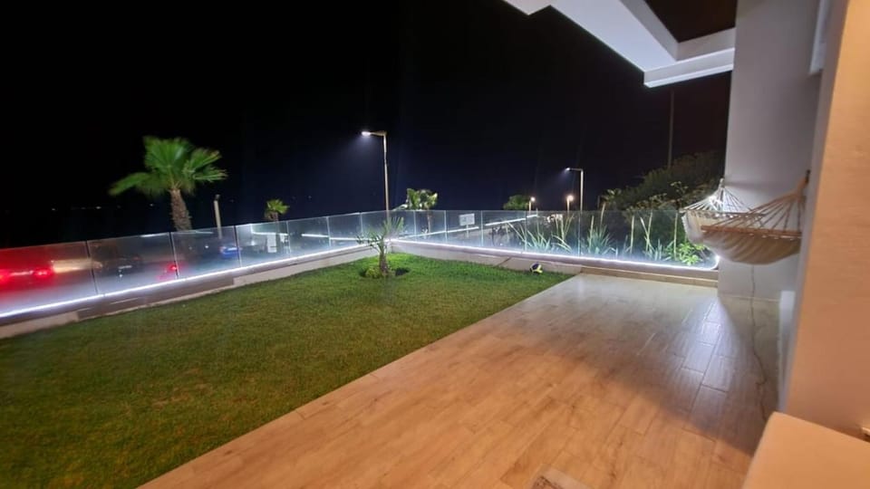 Night, Garden, Balcony/Terrace