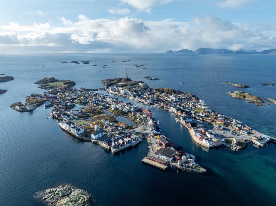 New and modern apartment in Henningsvær Apartment in Lofoten