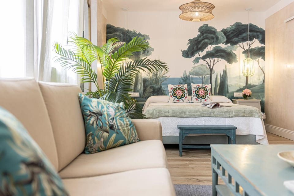 Bed, Living room, Photo of the whole room, Seating area