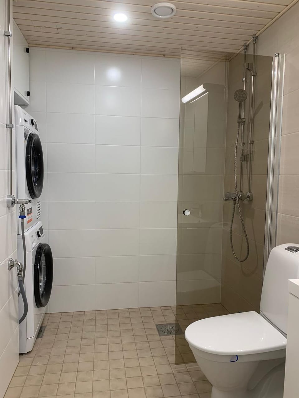 Shower, Toilet, Bathroom, washing machine, dryer