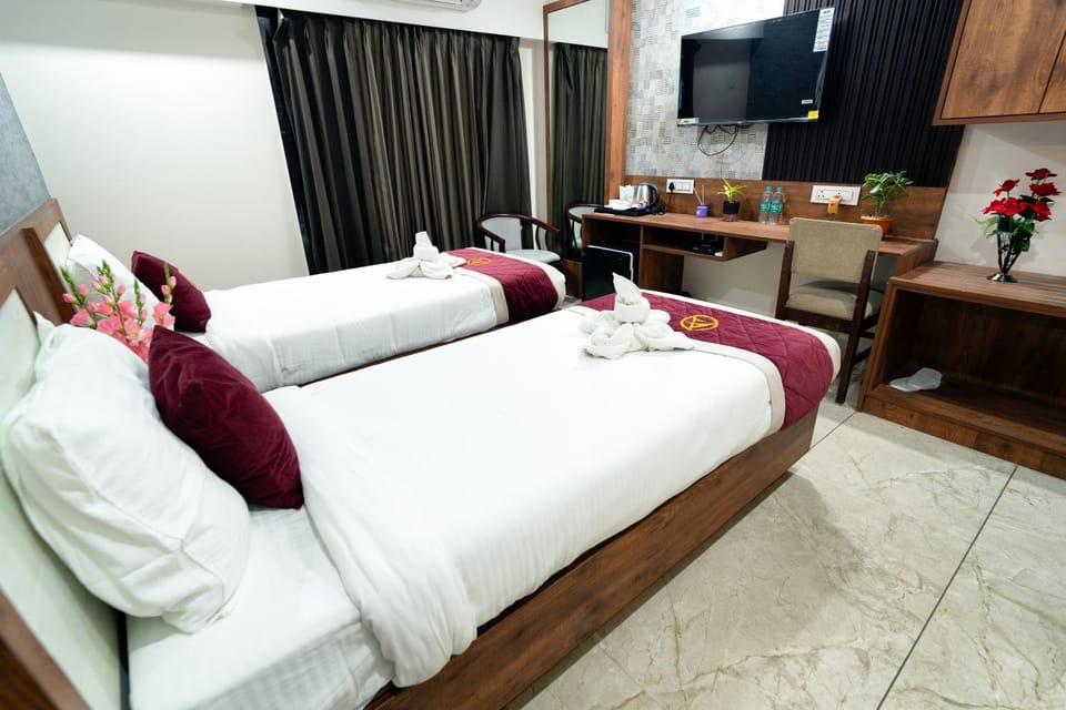 Bed, TV and multimedia, Living room, Photo of the whole room, towels