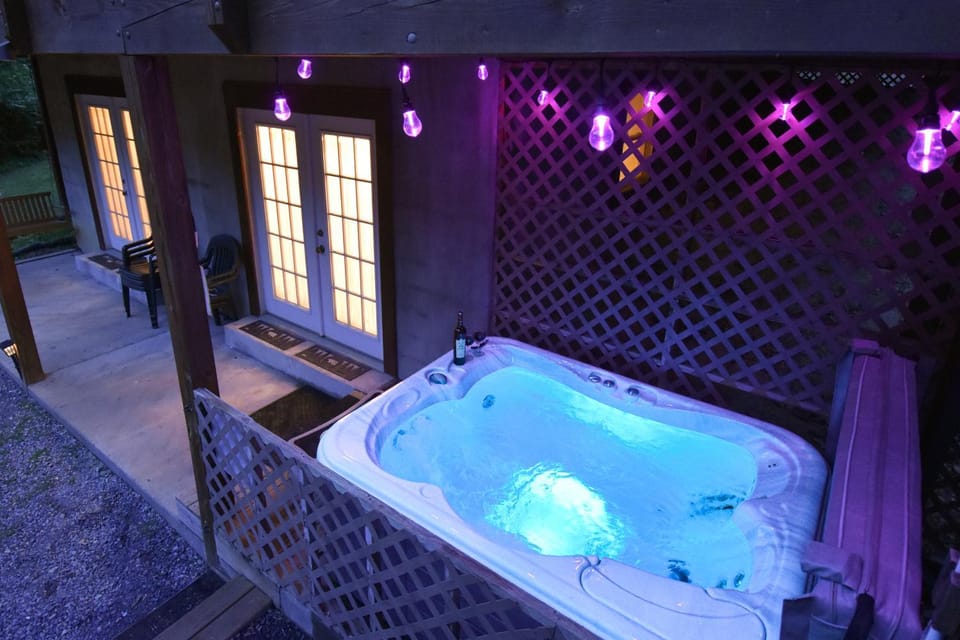 Night, Hot Tub