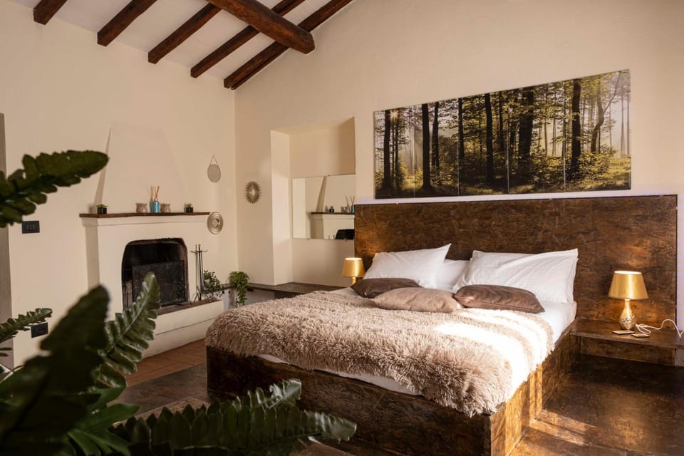 Bedroom, flat iron