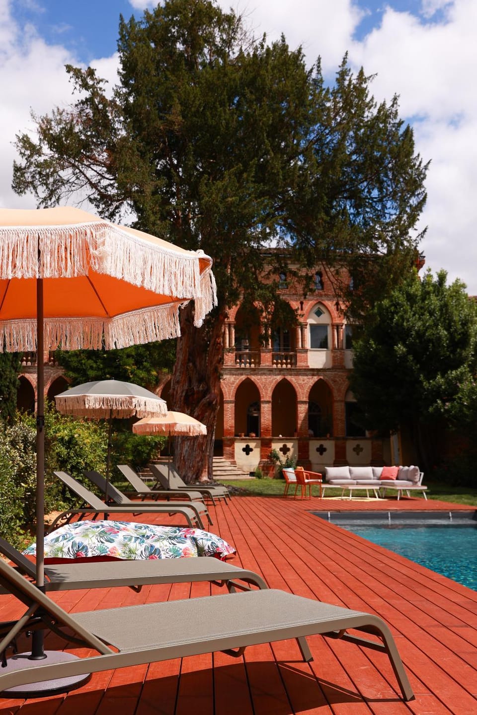 Swimming pool