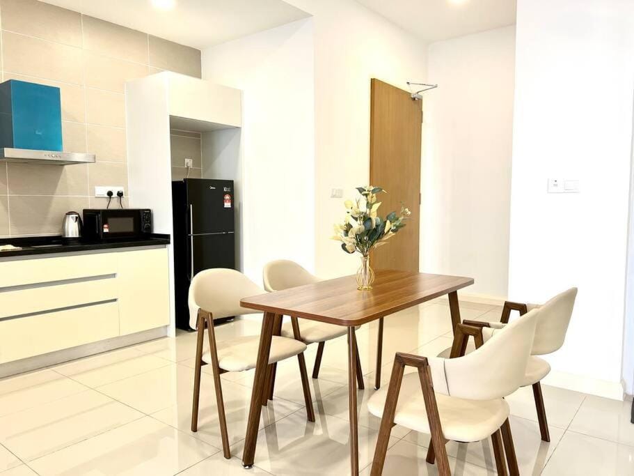 Walk to Legoland, D'Pristine Medini Apartment in Johor