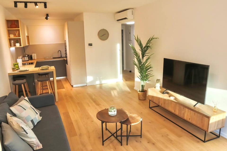 TV and multimedia, Kitchen or kitchenette, Seating area, Dining area
